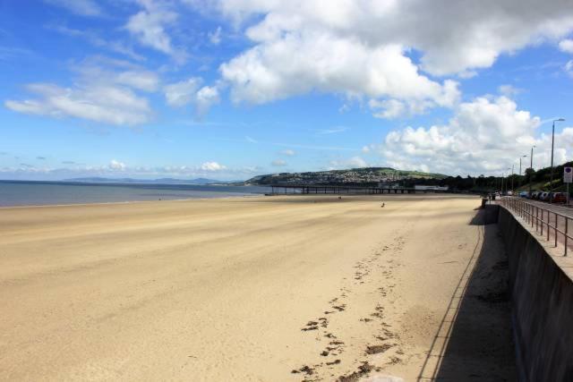 Spacious Newly Built Apartment Rhos On Sea, Colwyn Bay 外观 照片